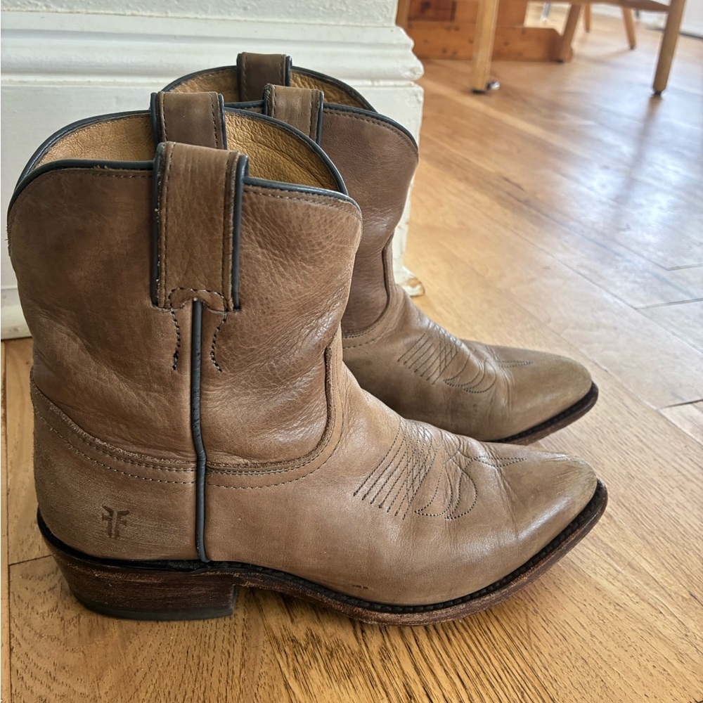 Frye Billy Short 8.5